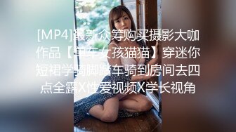 熟女大姐在家吃鸡啪啪 啊 疼 上位啪啪打桩 后入猛怼内射 黄瓜插骚逼直喊疼