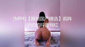 嫂子一丝不挂逼我和她干