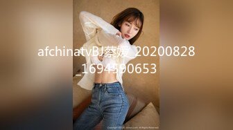 抖_音 34W 粉丝网红张晶滢，巨乳肥臀与金主大哥一 V 一 ，脸穴同框如母G般怼着镜头道具自慰 (3)